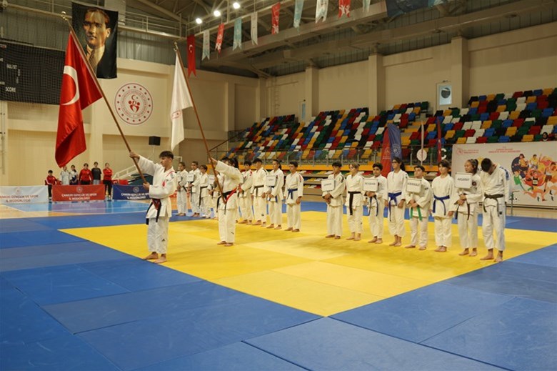 Anadolu Yıldızlar Ligi Judo Grup Müsabakaları Orhan Saka Spor Salonu’nda başladı.