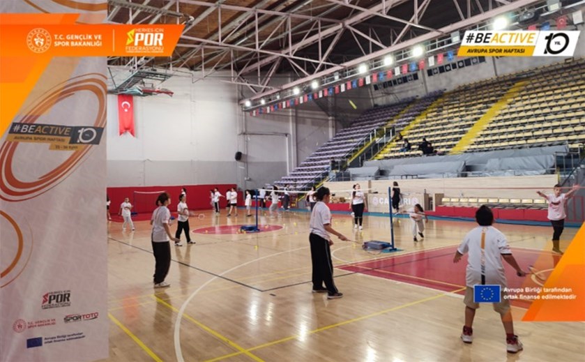 Avrupa Spor Haftası etkinlikleri, "Herkes İçin Egzersiz" ve "Badminton" branşlarında düzenlenen faaliyetlerle kesintisiz şekilde sürdürülüyor.