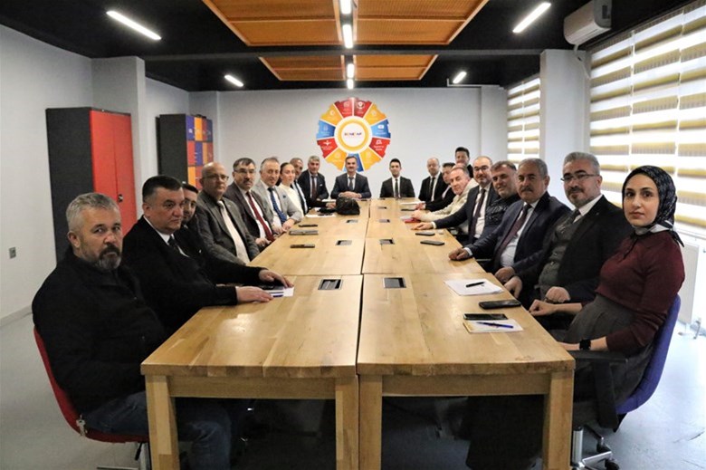 İl Müdürümüz Sn. Sadık Ak Değerlendirme Toplantısı Gerçekleştirdi.